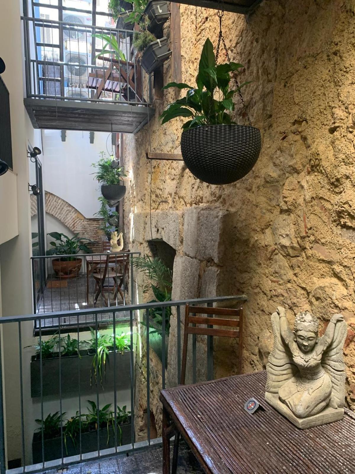 Old Stables Chiado - 2 Bedroom In The Heart Of Lisabona Exterior foto